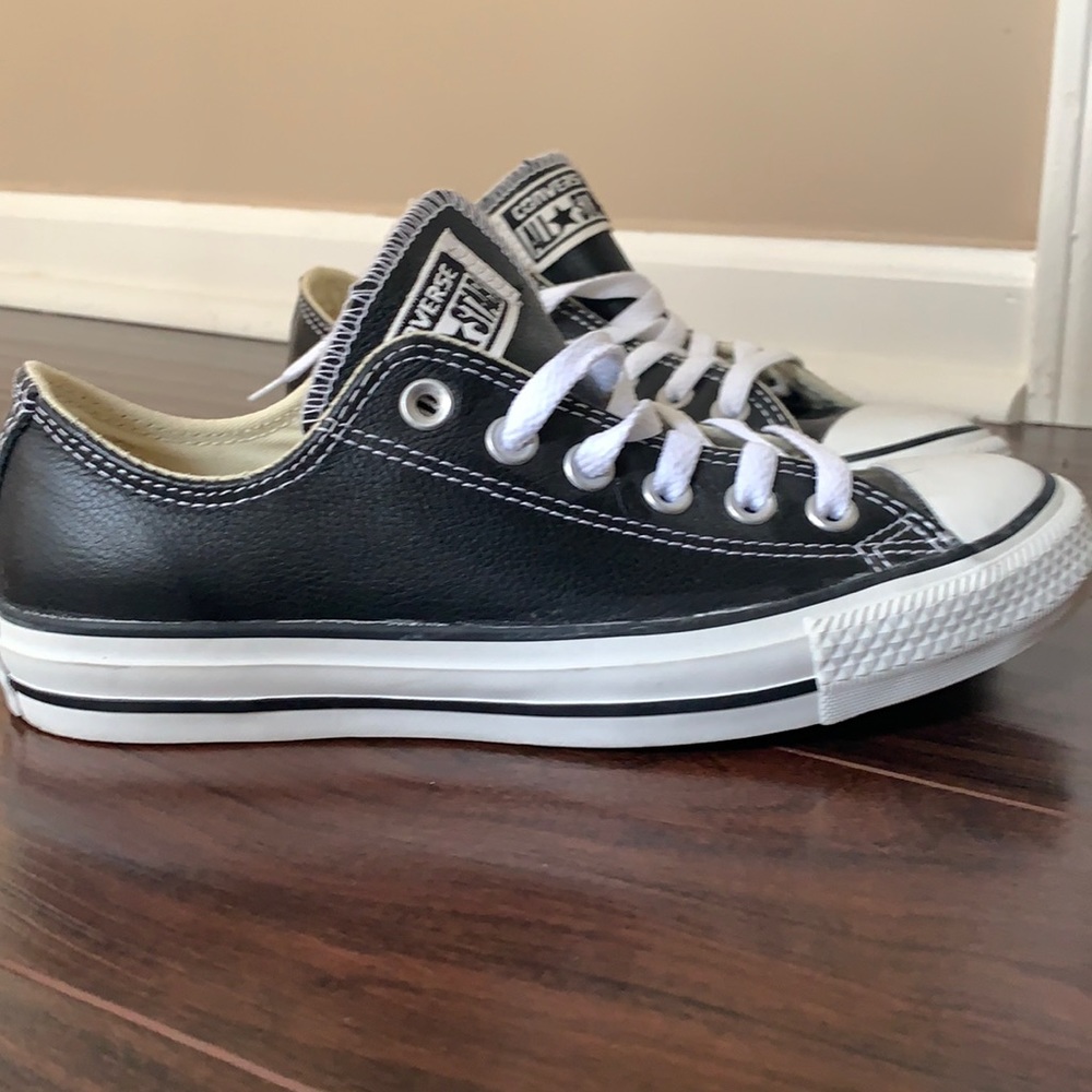 NEW BLACK LEATHER  LO TOP CONVERSE